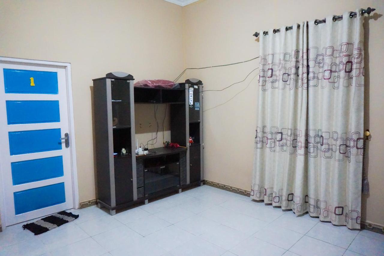 Oyo 2954 Aulia Homestay Banjarbaru 外观 照片