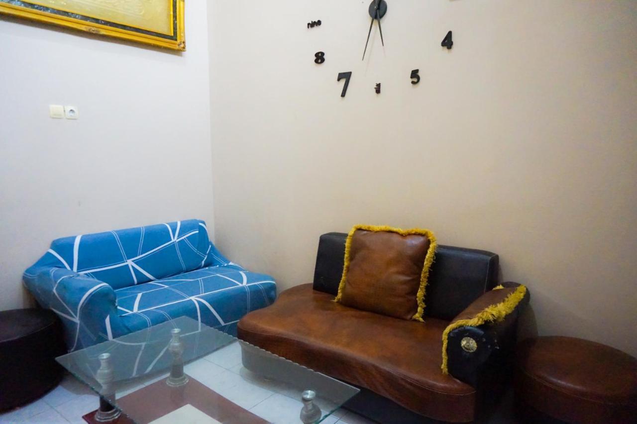 Oyo 2954 Aulia Homestay Banjarbaru 外观 照片